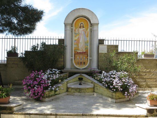 Santuario Di Santa Lucia E Della Divina Misericordia